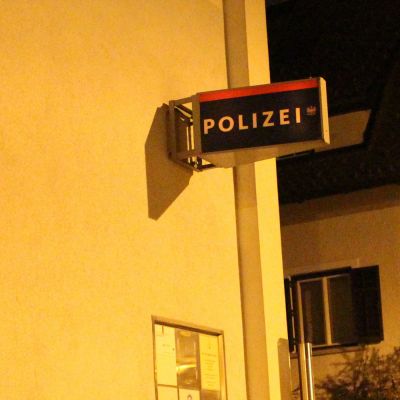 Polizei / Polizeiwachstube Schild (Seekirchen) © Roland Vidmar