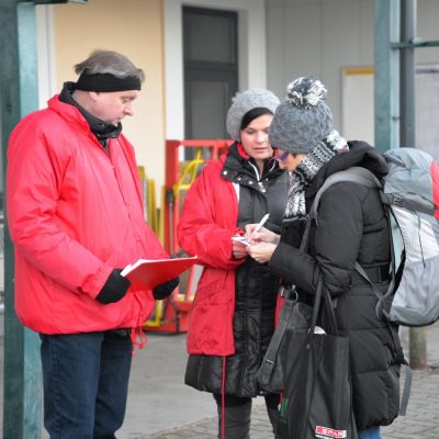 Unterschriftenaktion der SPÖ Straßwalchen | Bahnhof Steindorf © SPÖ Straßwalchen